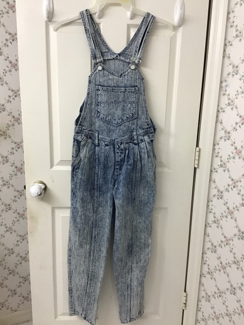 Vintage 80’s London London SM Stonewashed Lt Blue Denim Pocketed  Bib Overalls